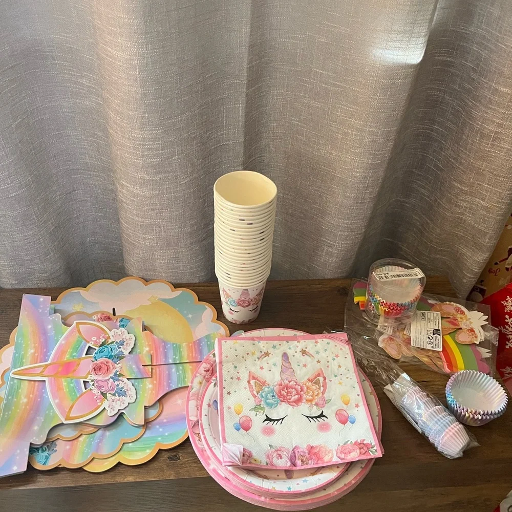 Unicorn Party Supplies Set - Pink and White